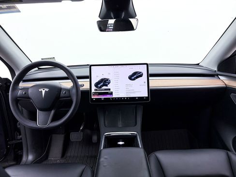 Used 2024 Tesla Model Y Long Range image 27