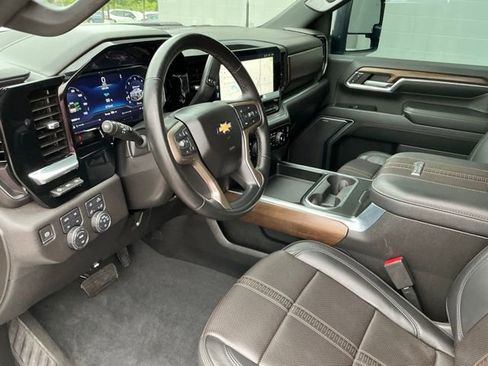 Used 2024 Chevrolet Silverado 2500 High Country w/ High Country Premium Package AWD/4WD image 16