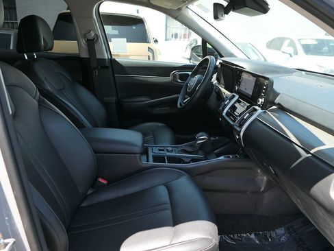 Used 2023 Kia Sorento EX w/ Panoramic Sunroof Package FWD image 29