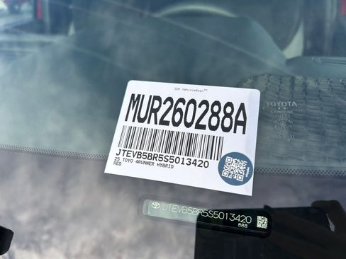 Certified 2025 Toyota 4Runner 4WD image 30