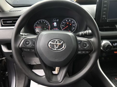 Used 2022 Toyota RAV4 XLE AWD/4WD image 14