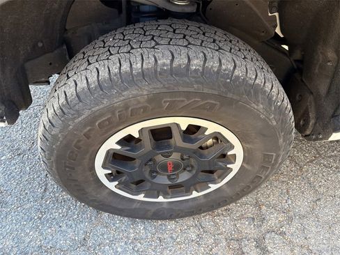 Used 2024 Toyota Tacoma TRD Off-Road image 11