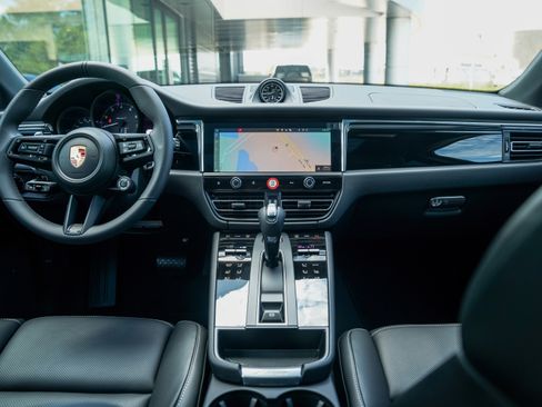 New 2026 Porsche Macan Turbo image 24