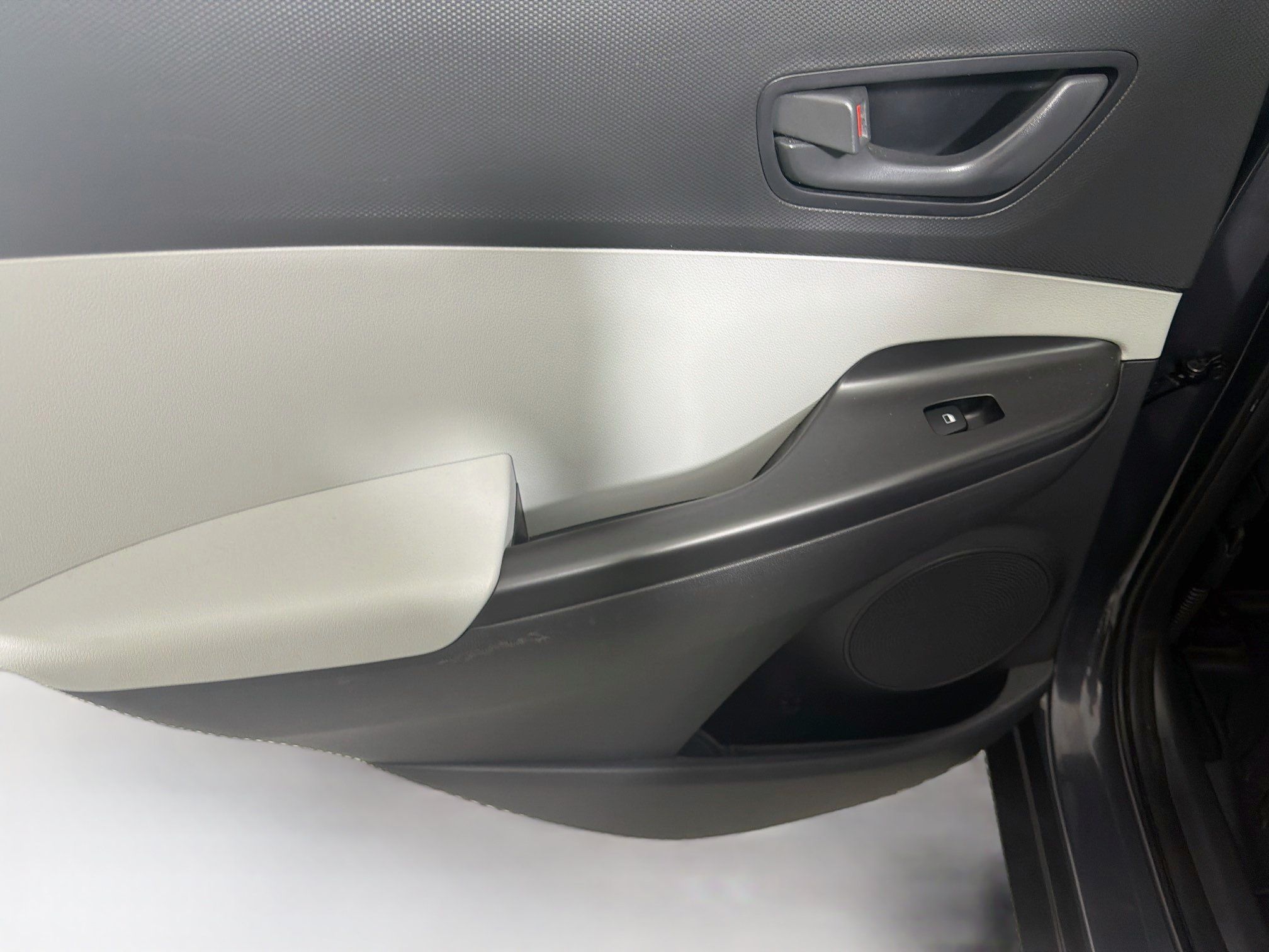 Used 2023 Hyundai Kona SEL FWD image 24