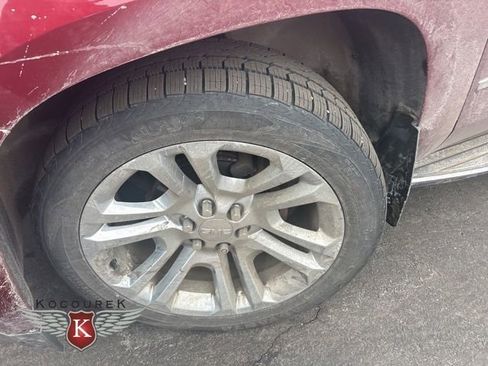 Used 2016 GMC Yukon XL Denali image 2