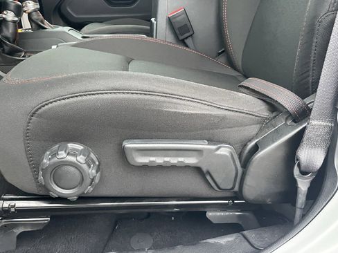 Used 2022 Jeep Wrangler Unlimited Rubicon w/ Cold Weather Group image 26