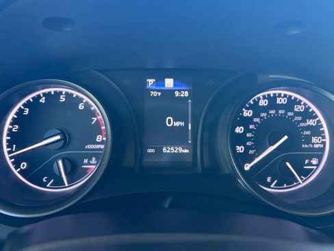 Used 2022 Toyota Camry SE w/ Convenience Package FWD image 30
