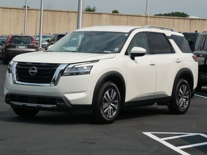 Used 2023 Nissan Pathfinder SL