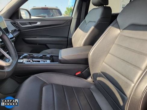 Used 2024 Volkswagen Atlas Cross Sport SEL R-Line AWD/4WD image 22