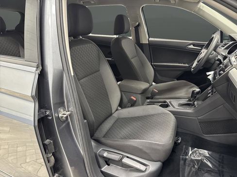Used 2018 Volkswagen Tiguan S image 26