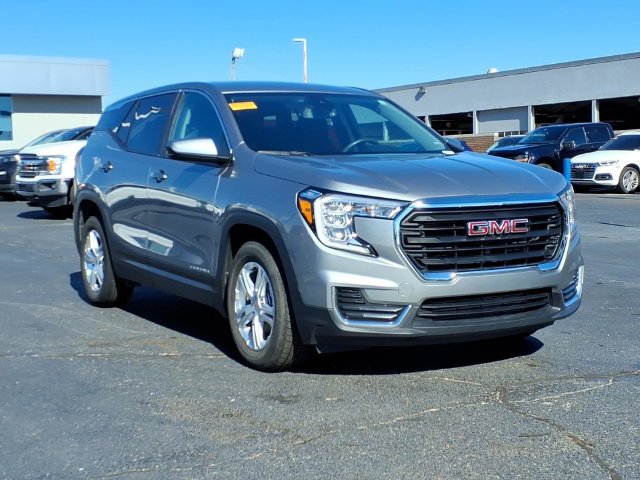 Used 2024 GMC Terrain SLE FWD image 3