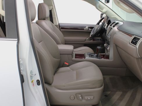 Used 2017 Lexus GX 460 Premium image 50