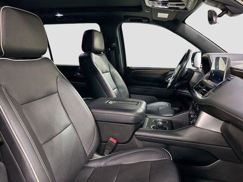 Used 2022 Chevrolet Suburban Premier image 31