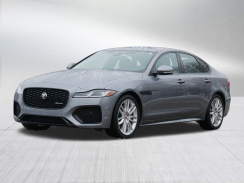 Used 2022 Jaguar XF R-Dynamic SE image 1