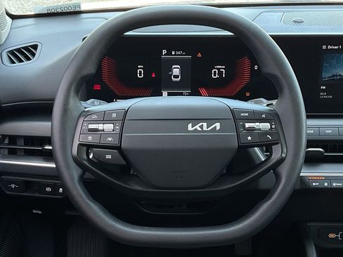 Used 2025 Kia K4 LXS image 20