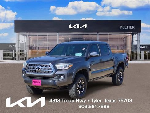 Used 2016 Toyota Tacoma TRD Off-Road w/ Towing Package AWD/4WD image 3