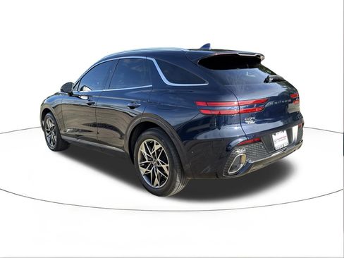 Used 2022 Genesis GV70 2.5T w/ Advanced Package AWD/4WD image 5