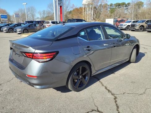 Used 2023 Nissan Sentra SR w/ Trunk Package FWD image 3