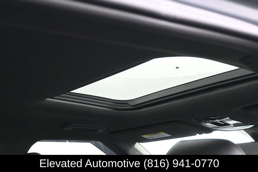 Used 2025 Hyundai Santa Fe Calligraphy AWD/4WD image 10