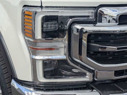 Used 2022 Ford F250 Lariat w/ Lariat Ultimate Package AWD/4WD image 9