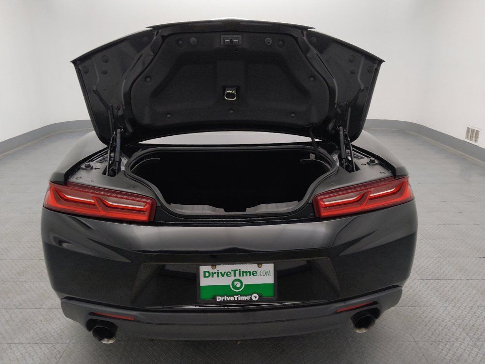 Used 2018 Chevrolet Camaro LT RWD image 29