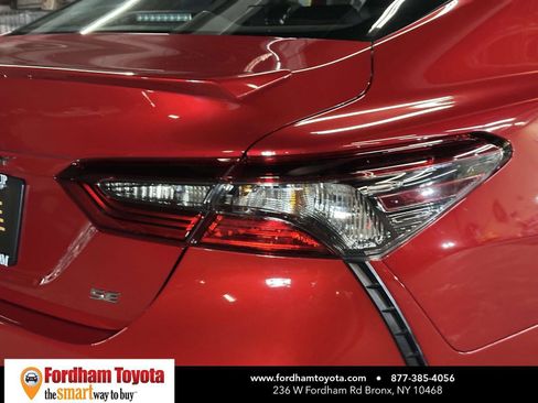 Used 2024 Toyota Camry SE image 12