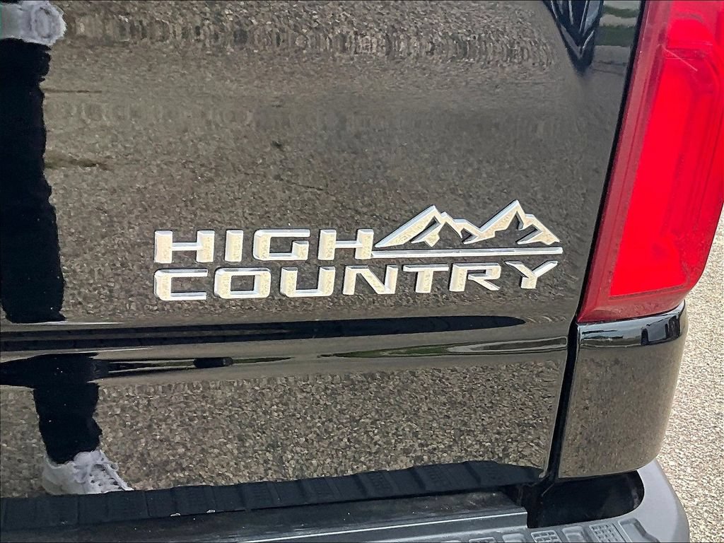 Used 2019 Chevrolet Silverado 1500 High Country w/ Technology Package AWD/4WD image 26
