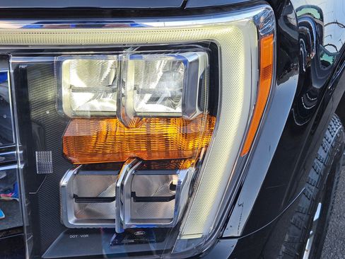 Used 2023 Ford F150 Lariat w/ Trailer Tow Package image 13