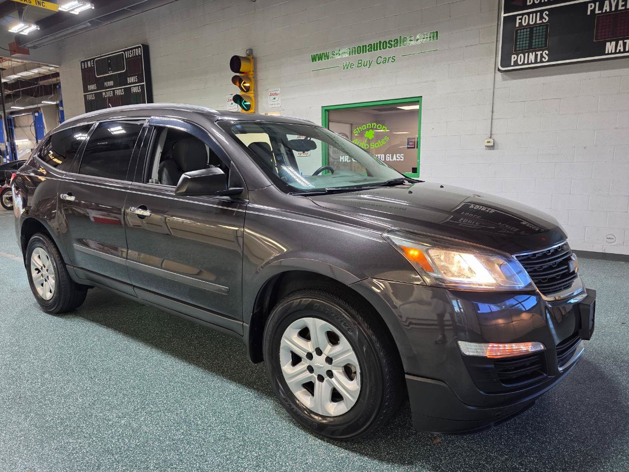 Used 2017 Chevrolet Traverse LS FWD image 4
