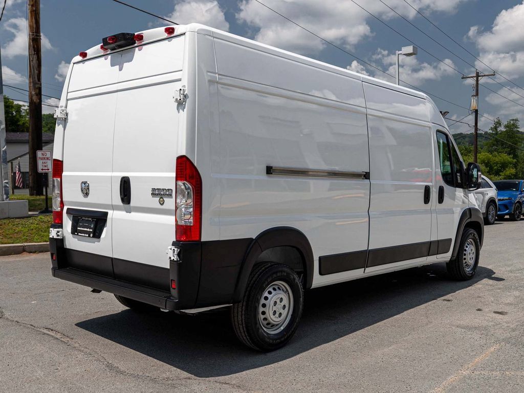 New 2026 RAM ProMaster 2500 w/ Premium Convenience Group FWD image 4