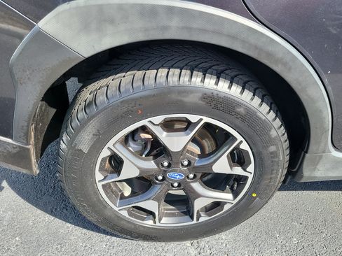 Used 2019 Subaru Crosstrek 2.0i Premium w/ Moonroof Package AWD/4WD image 10