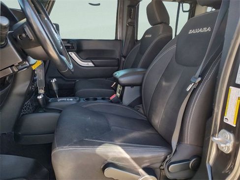 Used 2016 Jeep Wrangler Unlimited Sahara image 24