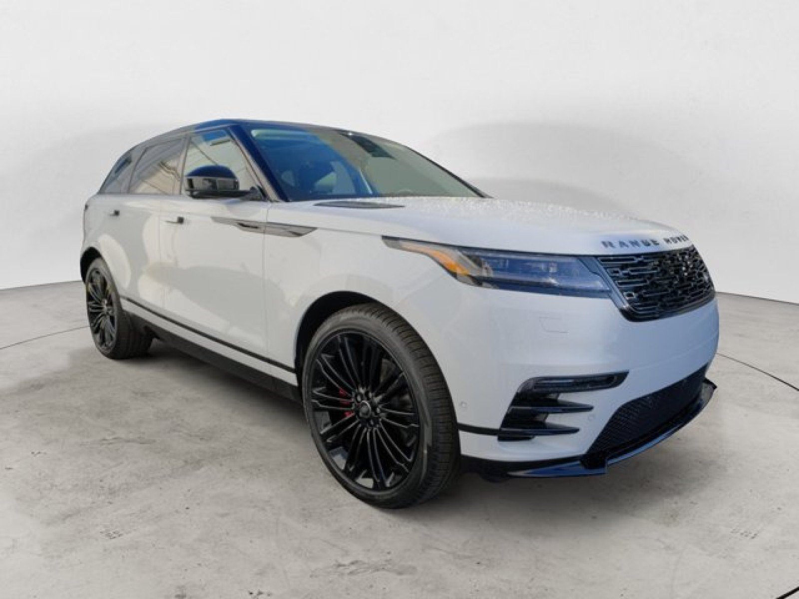 Used 2025 Land Rover Range Rover Velar Dynamic SE AWD/4WD image 7