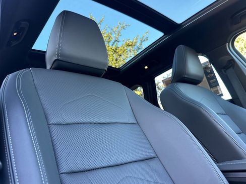 Used 2025 BMW X1 xDrive28i w/ Convenience Package image 21