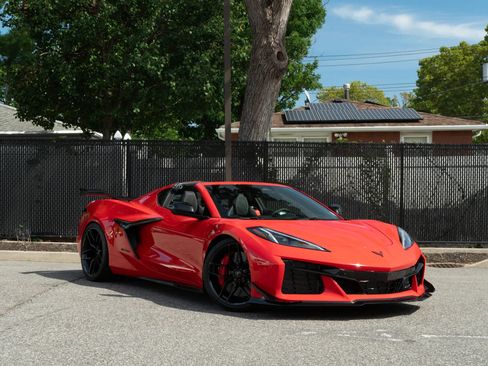 Used 2025 Chevrolet Corvette Z06 w/ Z07 Performance Package RWD image 42