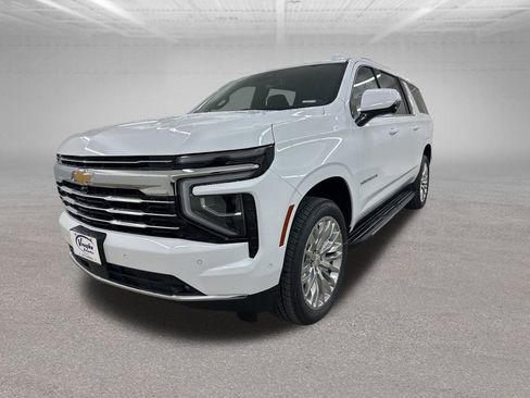 New 2026 Chevrolet Suburban LT w/ Comfort Package image 5