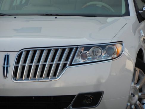 Used 2010 Lincoln MKZ FWD image 4