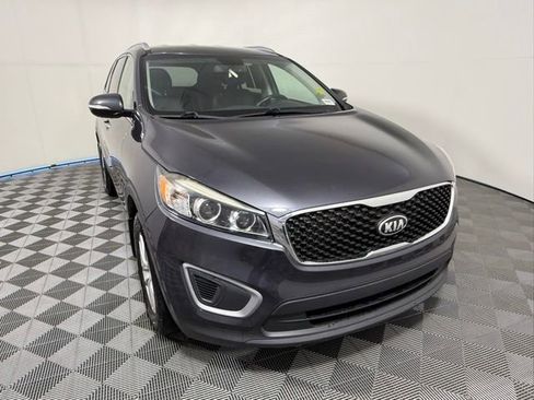 Used 2018 Kia Sorento FWD image 8