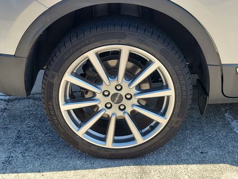 Used 2019 Lincoln MKC Reserve FWD image 5