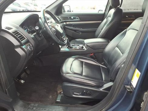 Used 2019 Ford Explorer XLT w/ Equipment Group 202A image 9
