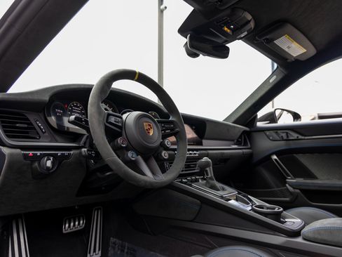 Certified 2025 Porsche 911 GT3 RS image 4