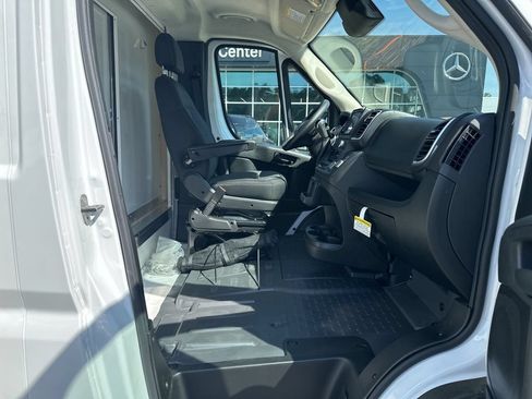 Used 2025 RAM ProMaster 3500 w/ Quick Order Package 22G SLT FWD image 10