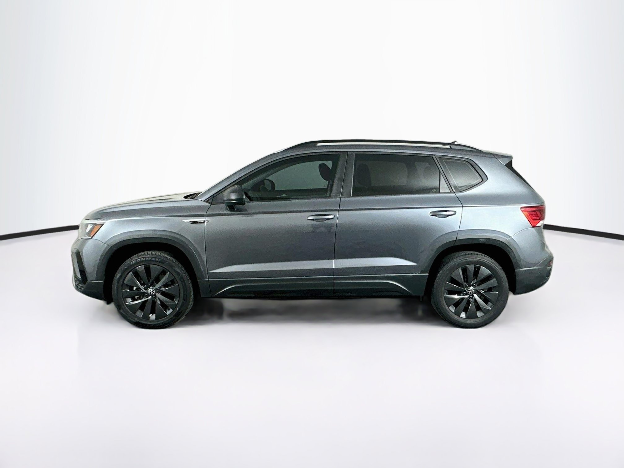 Used 2023 Volkswagen Taos S FWD image 4