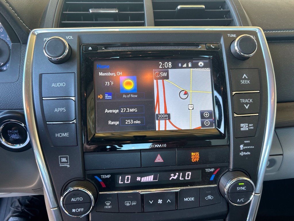 Used 2017 Toyota Camry XLE w/ Moonroof Package FWD image 10