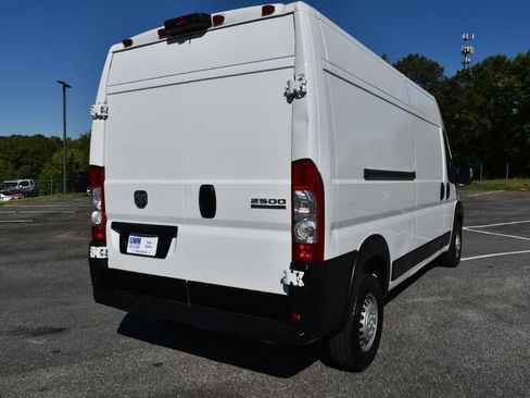 Used 2025 RAM ProMaster 2500 w/ Convenience Group FWD image 7