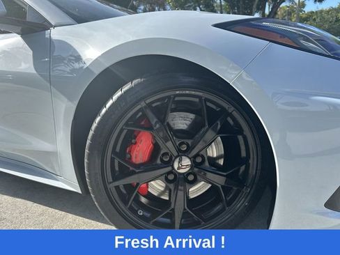 Used 2022 Chevrolet Corvette Stingray Premium Conv w/ Z51 Performance Package RWD image 11