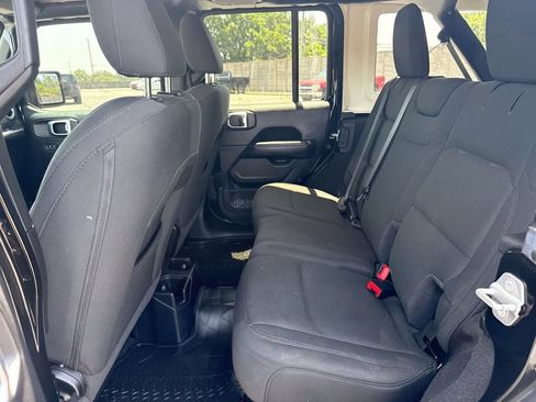 Used 2020 Jeep Wrangler Unlimited Sahara AWD/4WD image 20