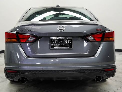 Used 2024 Nissan Altima 2.5 SR FWD image 9