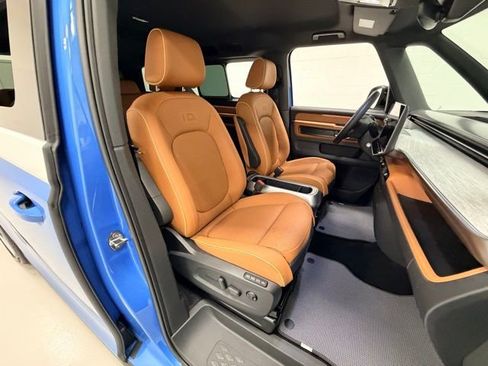Used 2025 Volkswagen ID. Buzz Pro S RWD image 28