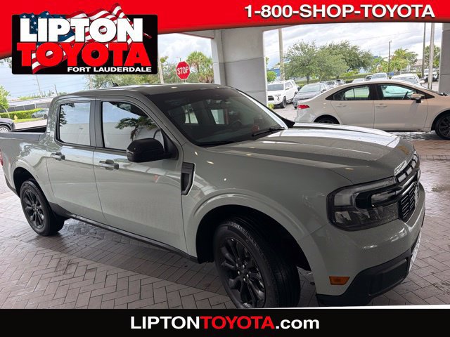 Used 2024 Ford Maverick Lariat w/ Black Appearance Package FWD image 1